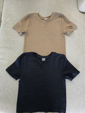 Dynamic NWOT Black and Brown Cropped Stretch T Shirts - One Size